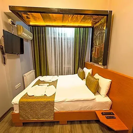 House 1 Hotel 2*