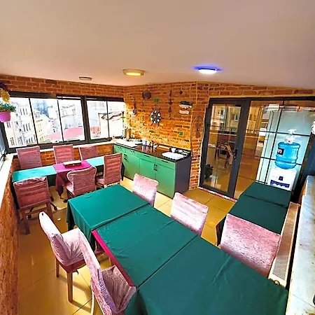 Ξενοδοχείο House 1 2*